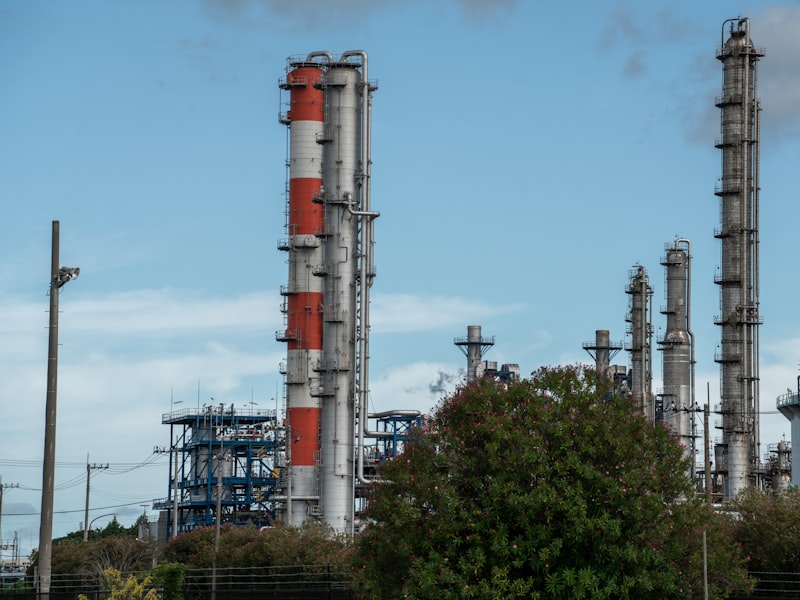 Oil refinery towers for oil and natural gas trading